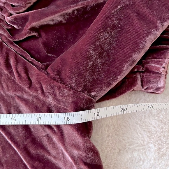 {NOT FOR SALE} NWT LOFT Velvet Puff Sleeve Top Bordeaux Size S - Picture 8 of 10